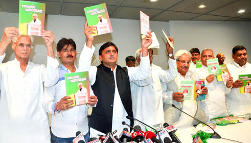 à¤•à¤¨à¤¾à¤¡à¤¾ à¤¨à¤¿à¤µà¤¾à¤¸à¥€ à¤ªà¥à¤°à¤µà¤¾à¤¸à¥€ à¤­à¤¾à¤°à¤¤à¥€à¤¯ à¤¸à¤°à¤¨ à¤˜à¤ˆ à¤•à¤¾ à¤¸à¥à¤µà¤¾à¤—à¤¤ à¤•à¤°à¤¤à¥‡ à¤‰à¤¤à¥à¤•à¤°à¥à¤· à¤ªà¥à¤°à¤•à¤¾à¤¶à¤¨ à¤•à¥‡ à¤¨à¤¿à¤¦à¥‡à¤¶à¤• à¤¹à¥‡à¤®à¤‚à¤¤ à¤¶à¤°à¥à¤®à¤¾ 